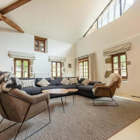 Villa In With Heated Pool And Sauna, Cleaning Included *