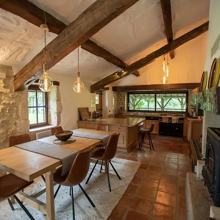 Villa In Peyrusse With Heated Pool And Sauna, Cleaning Included